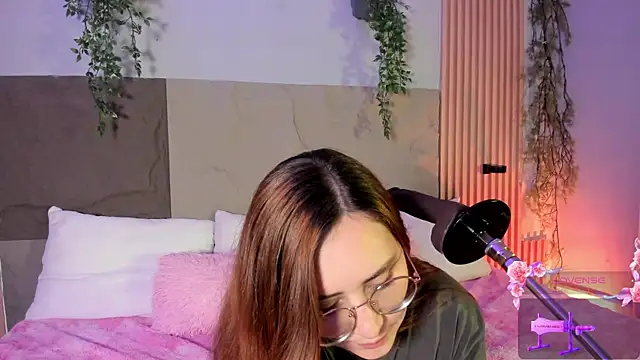 centaurigirl online show from April 2026 04:47:01 AM