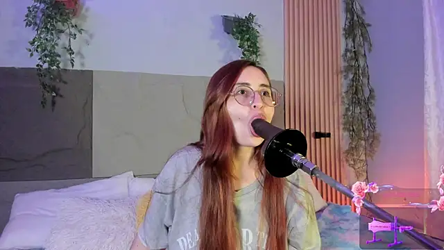 centaurigirl online show from April 2026 04:58:02 AM