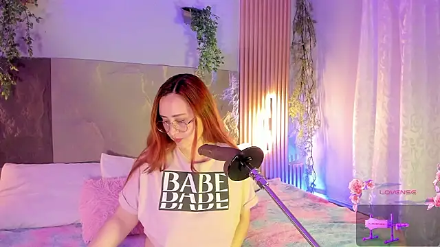 centaurigirl online show from February 2026 04:00:01 AM