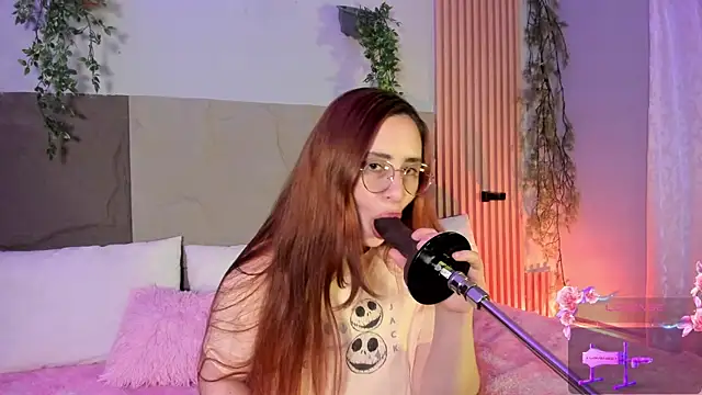 centaurigirl online show from April 2026 11:50:02 PM