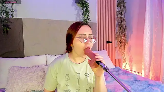 centaurigirl online show from March 2026 11:01:02 PM