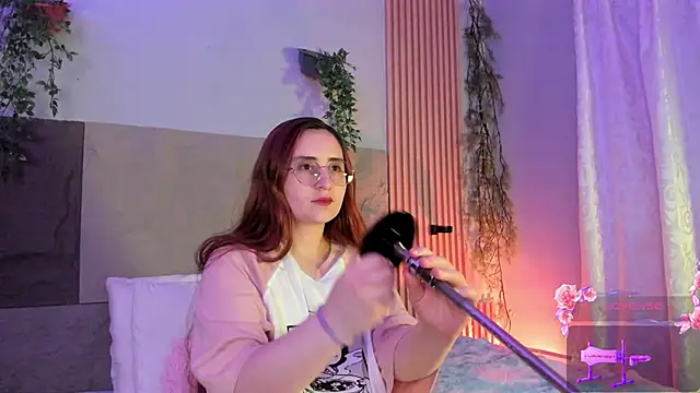 centaurigirl online show from April 2026 04:39:01 AM