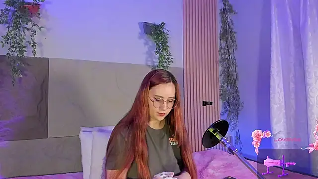 centaurigirl online show from March 2026 11:56:01 PM