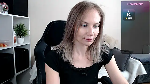 Snapshot of Sunny_bunny6 chatting on June 2026 07:36:02 AM Sunny bunny6 online show from June 2026 07:36:02 AM
