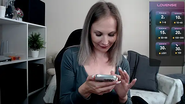 Snapshot of Sunny_bunny6 chatting on June 2026 08:31:02 PM Sunny bunny6 online show from June 2026 08:31:02 PM