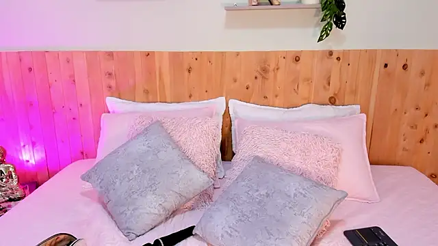 Snapshot of Emilyh_ chatting on January 2026 07:40:01 PM Emilyh online show from January 2026 07:40:01 PM