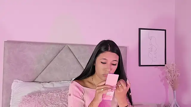 Emilyh  online show from November 2025 11:05:01 AM