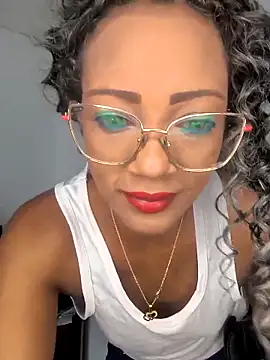 Snapshot of Amaliu_ chatting on February 2025 03:43:01 PM Amaliu online show from February 2025 03:43:01 PM