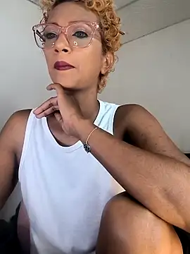 Snapshot of Amaliu_ chatting on October 2025 03:45:02 PM Amaliu online show from October 2025 03:45:02 PM