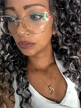 Snapshot of Amaliu_ chatting on February 2025 10:26:02 PM Amaliu online show from February 2025 10:26:02 PM