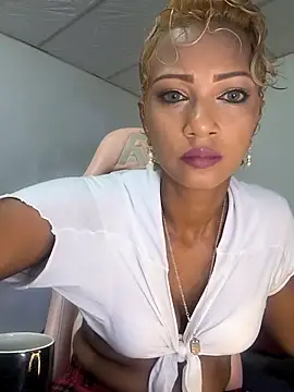 Amaliu  online show from November 2025 03:04:02 PM