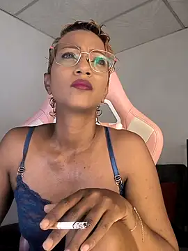 Snapshot of Amaliu_ chatting on October 2025 03:47:02 PM Amaliu online show from October 2025 03:47:02 PM