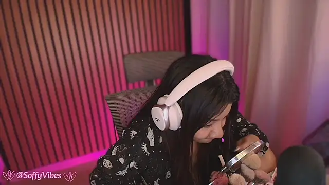 Snapshot of soffyvibes- chatting on February 2026 12:41:01 AM soffyvibes- online show from February 2026 12:41:01 AM