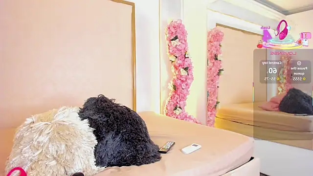 Roxxana-queen online show from October 2025 04:30:01 PM