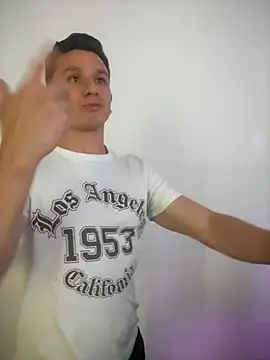 Snapshot of Andrewfalcon chatting on October 2025 08:17:01 AM Andrewfalcon online show from October 2025 08:17:01 AM