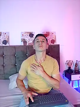 Snapshot of Andrewfalcon chatting on September 2025 07:31:01 PM Andrewfalcon online show from September 2025 07:31:01 PM