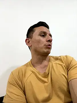 Snapshot of Andrewfalcon chatting on October 2025 07:46:01 PM Andrewfalcon online show from October 2025 07:46:01 PM