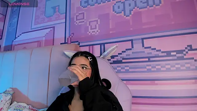  18alice online show from March 2026 04:01:01 AM