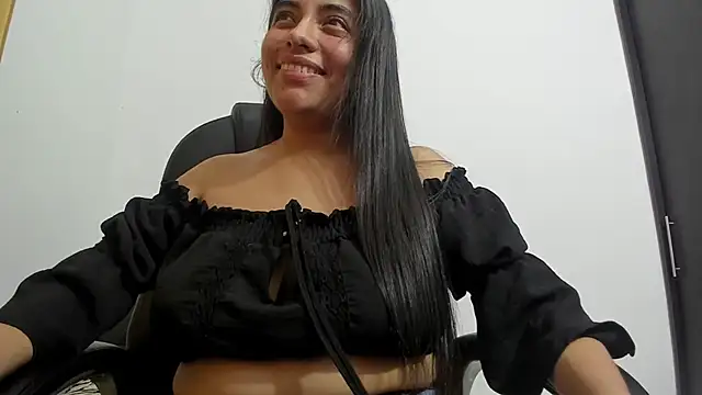 Sara-shely online show from December 2025 10:01:02 PM