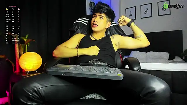 LyleBennett  online show from June 2026 02:11:02 AM