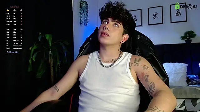 LyleBennett  online show from February 2026 09:45:01 PM