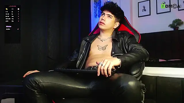 LyleBennett  online show from May 2026 08:02:01 PM