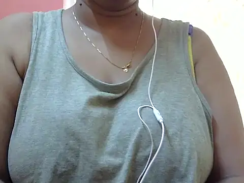 Snapshot of Riya_riyaa chatting on January 2025 01:30:01 AM Riya riyaa online show from January 2025 01:30:01 AM
