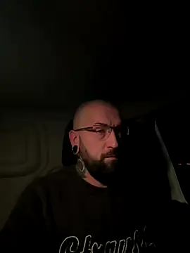 Snapshot of _Haptic_ chatting on November 2025 02:54:01 AM Haptic online show from November 2025 02:54:01 AM