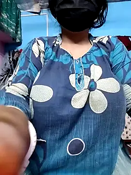 Snapshot of BERRY_00 chatting on December 2025 02:00:02 AM BERRY 00 online show from December 2025 02:00:02 AM