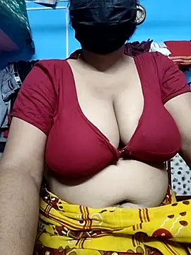 BERRY 00 online show from October 2025 05:58:02 PM