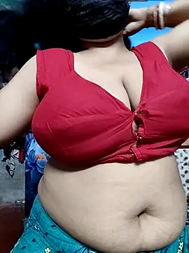 BERRY 00 online show from October 2025 06:18:02 PM