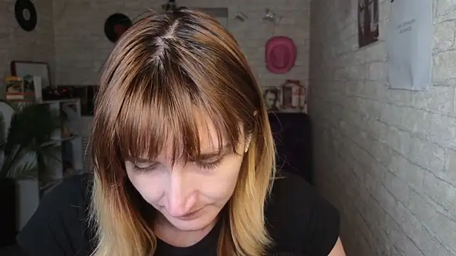 Snapshot of Nika_Kitten chatting on April 2026 11:35:01 AM Nika Kitten online show from April 2026 11:35:01 AM