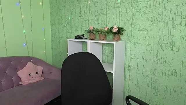 Snapshot of Nika_Kitten chatting on May 2026 11:13:02 AM Nika Kitten online show from May 2026 11:13:02 AM