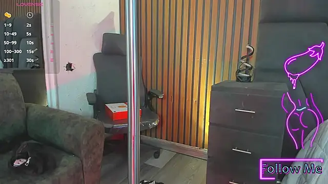AlliceRosero online show from April 2026 05:42:02 AM