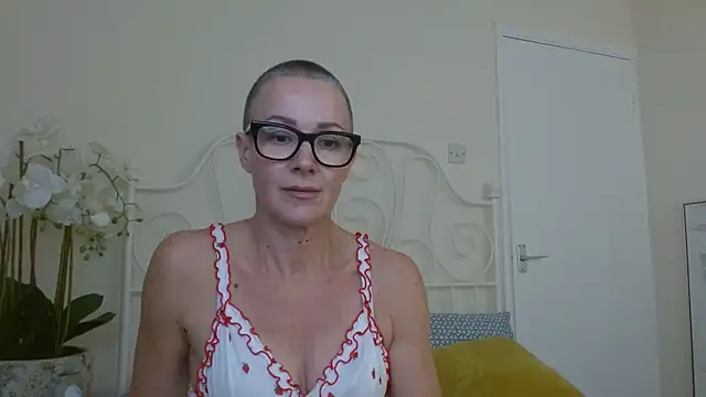 ELEGANT-ARIA36 online show from November 2025 12:20:02 PM