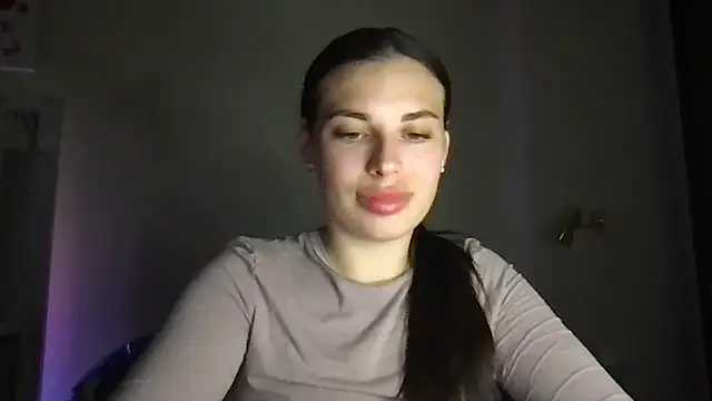 MoonriseGoddess online show from April 2026 06:43:01 PM