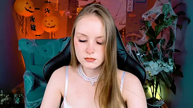 VivienLeeigh online show from October 2025 09:45:02 AM