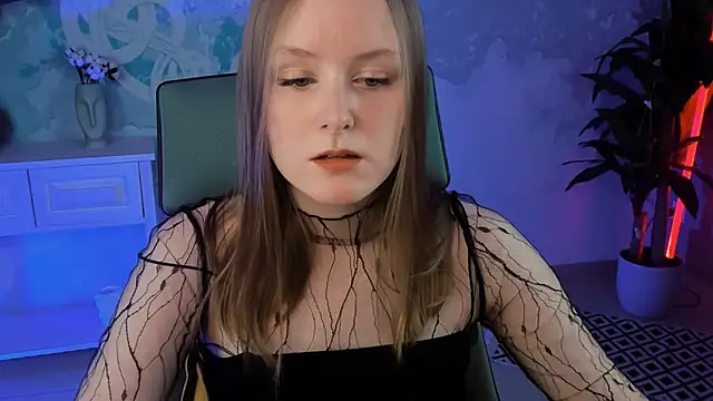 VivienLeeigh online show from February 2025 01:20:01 PM