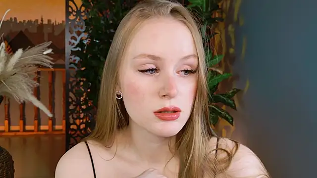 VivienLeeigh online show from November 2025 01:11:01 PM