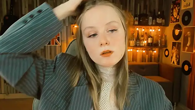 VivienLeeigh online show from February 2025 01:08:02 PM