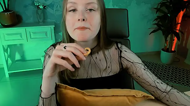 VivienLeeigh online show from February 2025 07:27:02 PM
