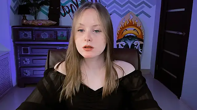 VivienLeeigh online show from March 2025 01:08:01 PM