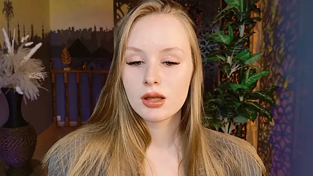 VivienLeeigh online show from November 2025 01:44:02 PM