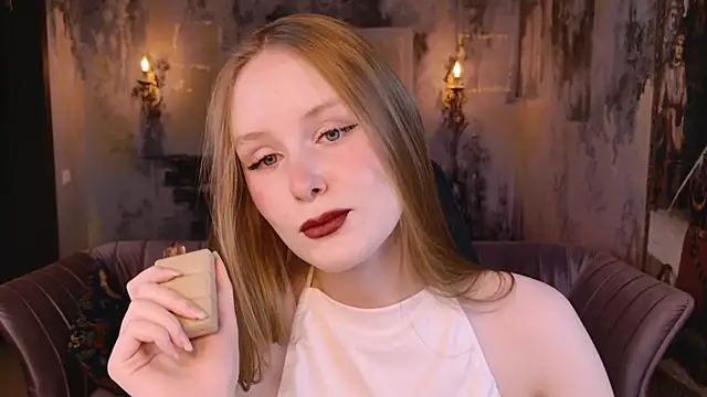 VivienLeeigh online show from November 2025 01:10:01 PM