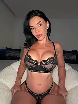 krissiswrld- online show from April 2026 05:31:01 PM