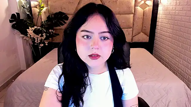 Snapshot of crimson_tati_ chatting on June 2026 11:31:02 AM crimson tati online show from June 2026 11:31:02 AM