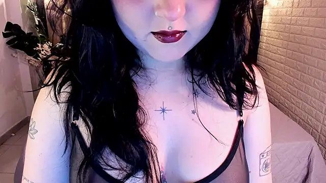 Snapshot of crimson_tati_ chatting on July 2026 01:00:02 PM crimson tati online show from July 2026 01:00:02 PM
