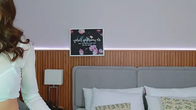 RihannaRose online show from November 2025 05:05:02 PM