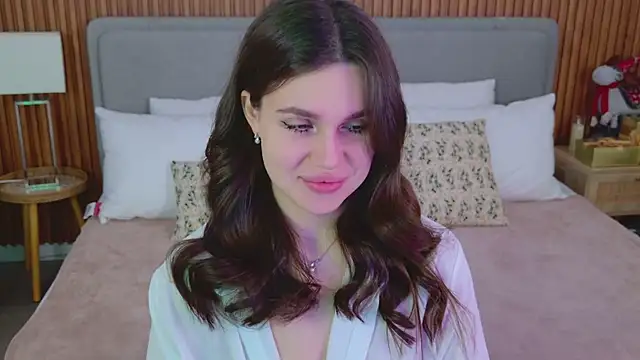 RihannaRose online show from November 2025 05:24:01 PM