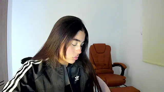Snapshot of AriaMontgomery chatting on February 2025 05:41:01 AM AriaMontgomery online show from February 2025 05:41:01 AM